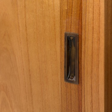 APARADOR INDUSTRIAL  MADHU CON 3 CAJONES Y 2 PUERTAS CORREDERAS