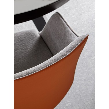 SILLA KEDUA CON PIE CENTRAL GIRATORIO BY MOBLIBERICA