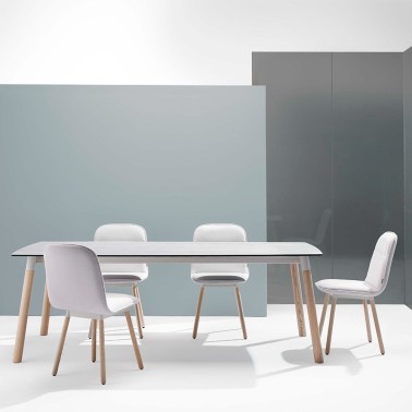 SILLA KÖLN CARCASA TAPIZADA Y PATAS MADERA BY MOBLIBERICA