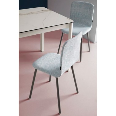 SILLA PEPPER 1 CARCASA TAPIZADA Y PATAS METALICAS BY MOBLIBERICA