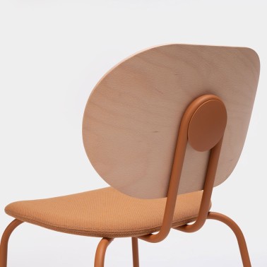 SILLA HARI CON ASIENTO TAPIZADO Y RESPALDO MADERA MADE IN ONDARRETA