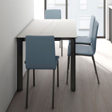 Silla de cocina tapizada con patas metalicas CITY