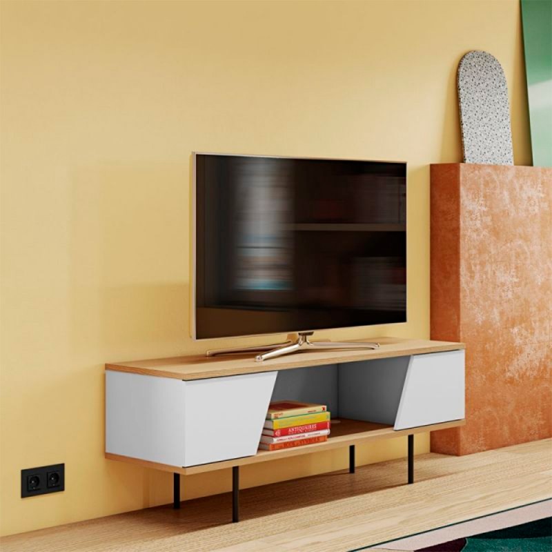 Mueble de TV blanco combinado con roble