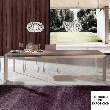 MESA URBAN DE RAMIRO TARAZONA CON TAPA EN PORCELANICO