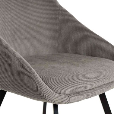 Silla tapizada con patas negras Macie