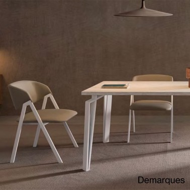 Silla tapizada patas metalicas RIU