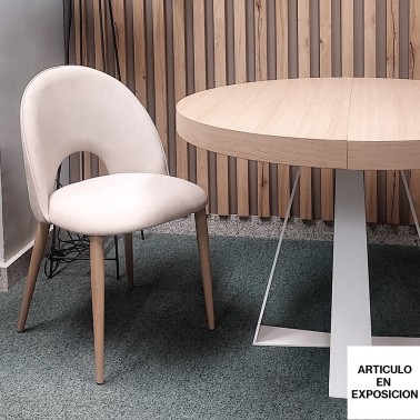 Silla moderna tapizada con patas metalicas Ryta