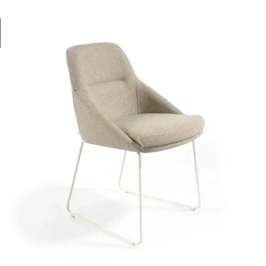 Silla tapizada con estructura patin metalico