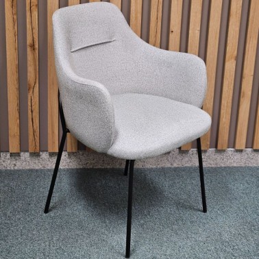 Silla tapizada con apoyabrazos patas metalicas MILANO