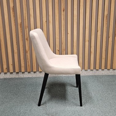 Silla tapizada con patas de madera de haya HUGO