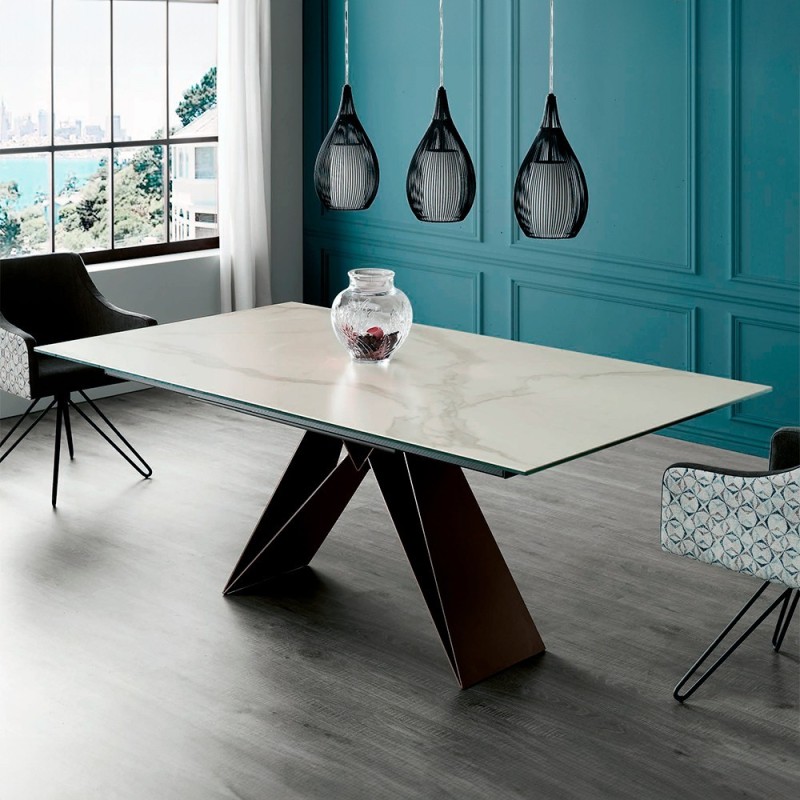 mesa anas de indesan con tapa de porcelanico y patas metalicas