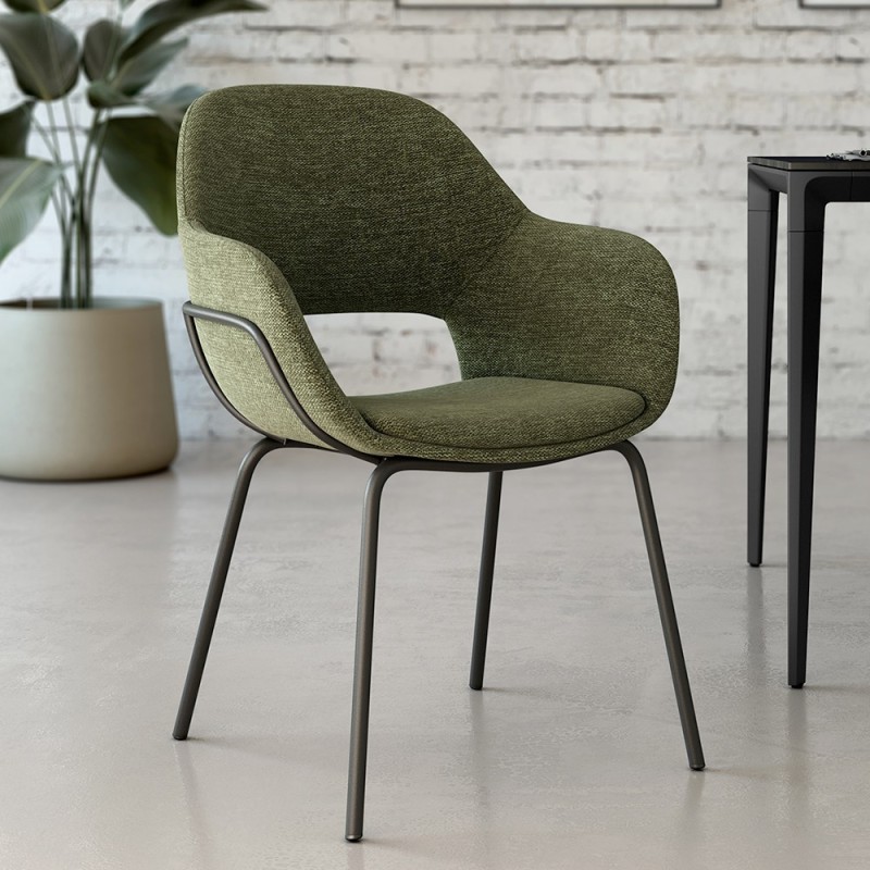 Silla tapizada con reposabrazos Svana