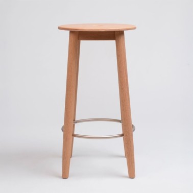 Taburete oto de Ondarreta en madera de haya tintada