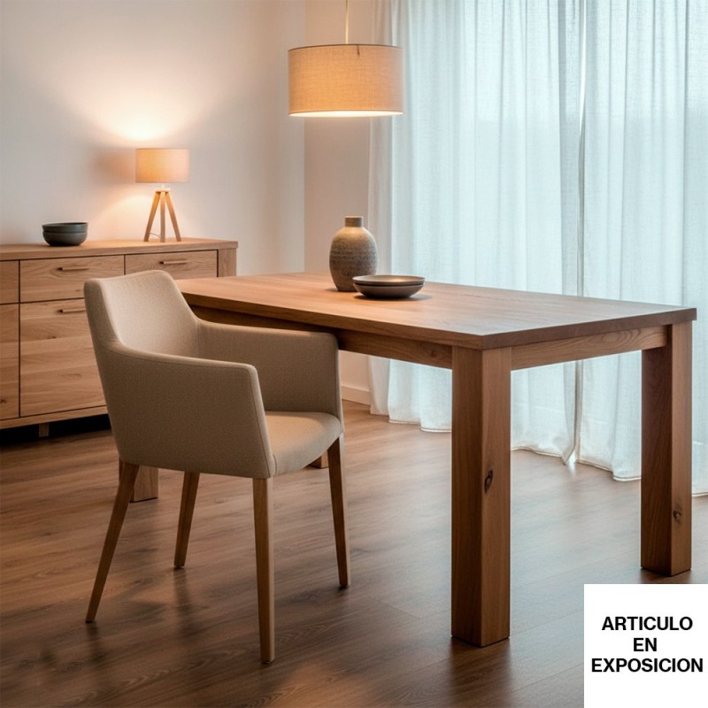 Silla tapizada con reposabrazos Hugo