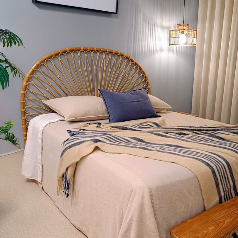 Cabecero de rattan trenzado forma curvada