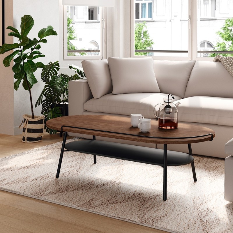 Mesa de centro con estructura metálica con sobre y estante laminados.