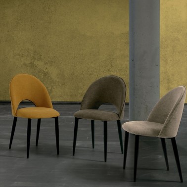 Silla moderna tapizada con patas metalicas RYTA BRIDO
