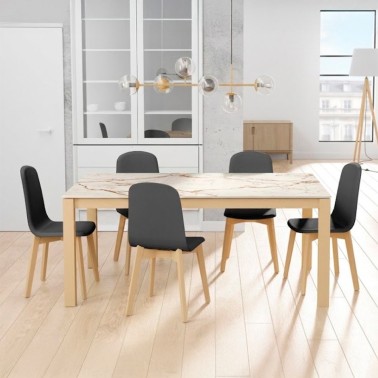 Mesa Kerala de Cancio con encimera Dekton y patas de madera