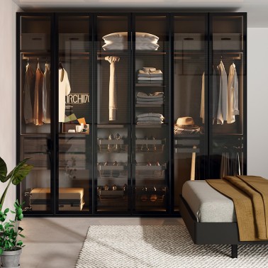 Armario con puertas batientes de cristal