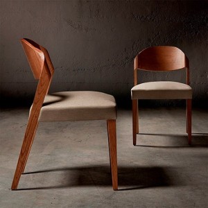 SILLAS DE MADERA TAPIZADAS