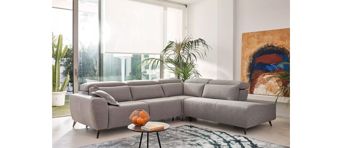 Sofá tapizado en tela con tratamiento Easy Clean: qué es, cómo funciona y cuáles son sus ventajas