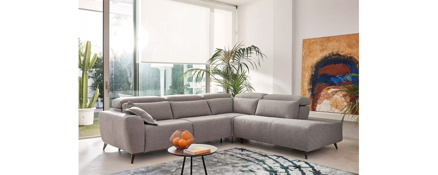 Sofá tapizado en tela con tratamiento Easy Clean: qué es, cómo funciona y cuáles son sus ventajas